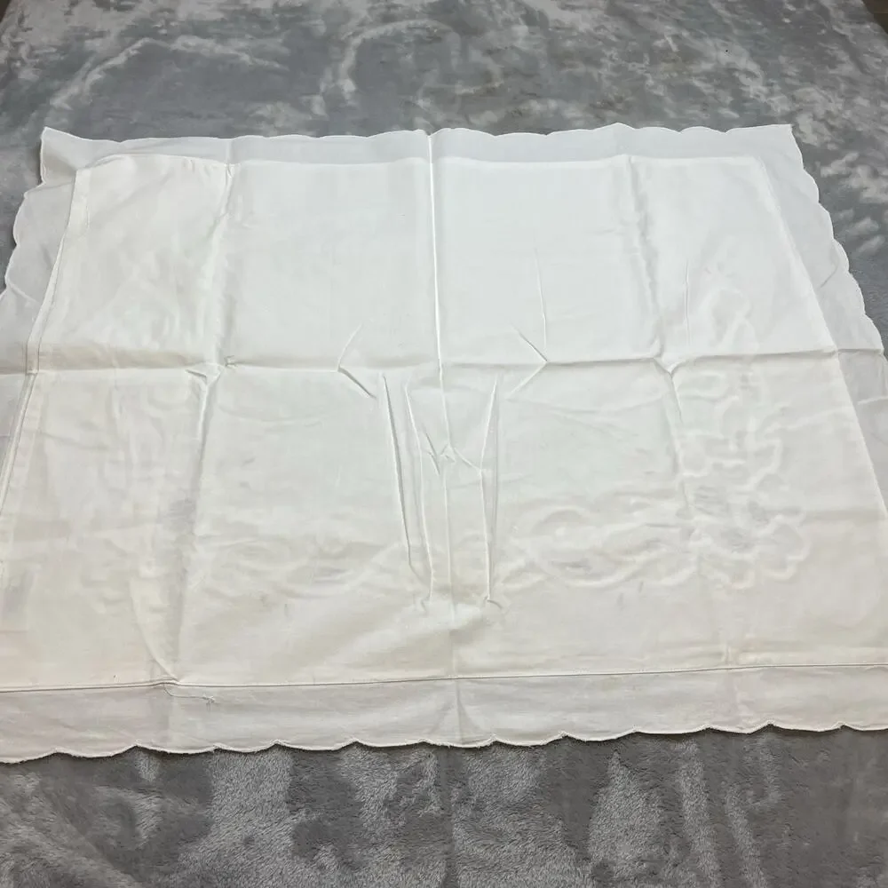 Sunham‎ Embroidered Pillow Sham (1) Standard Size White Scalloped Edge Victorian
